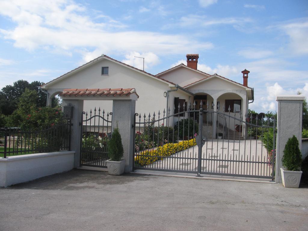 Apartment Borna Pazin Zewnętrze zdjęcie